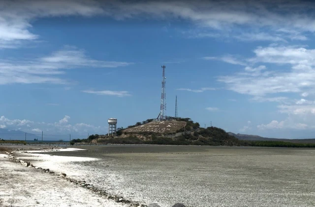 Bahia de las Calderas Bani